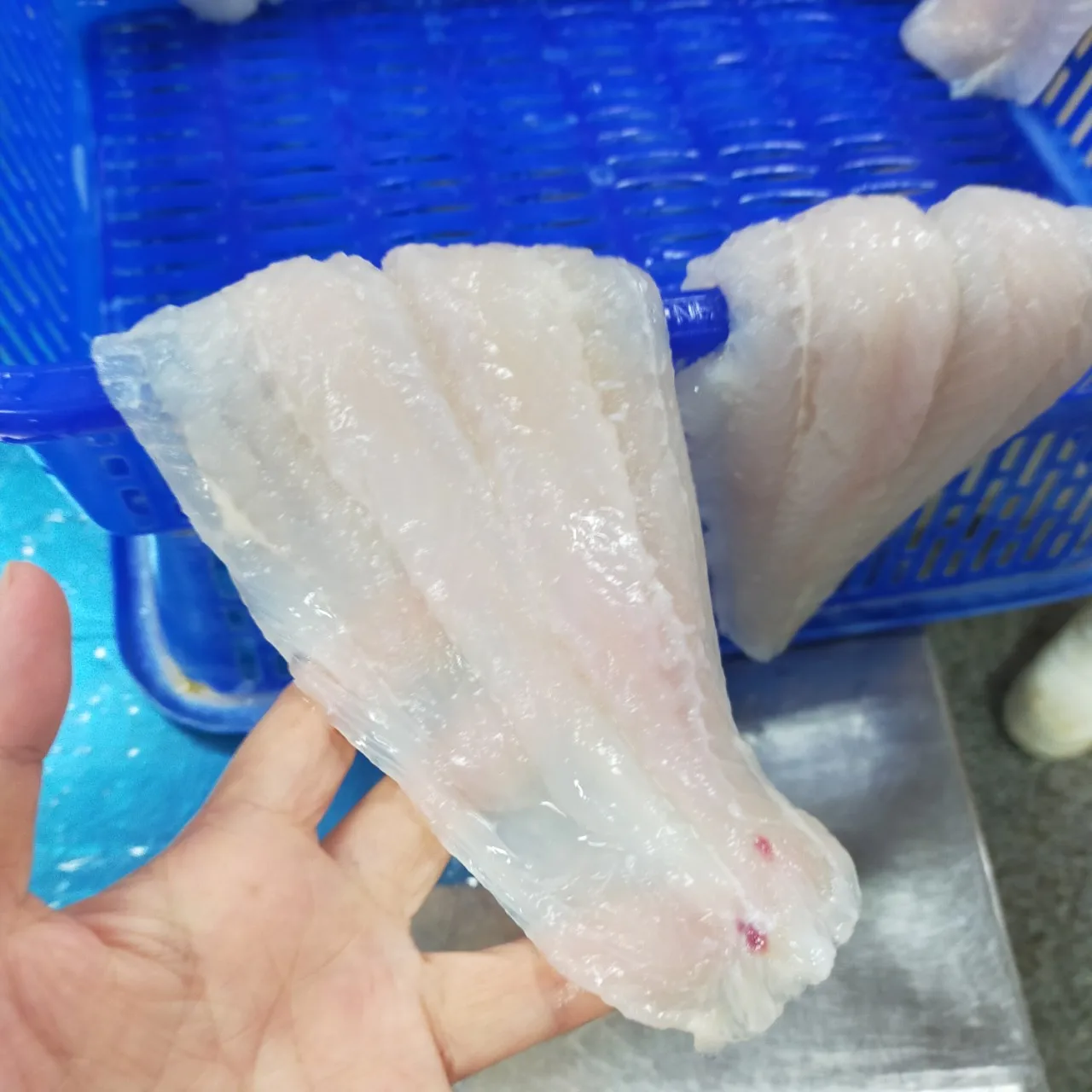 Best price Made in Vietnam Fresh Seafood Vannamei Shrimp HOSO at Good Price Frozen shrimp vannamei