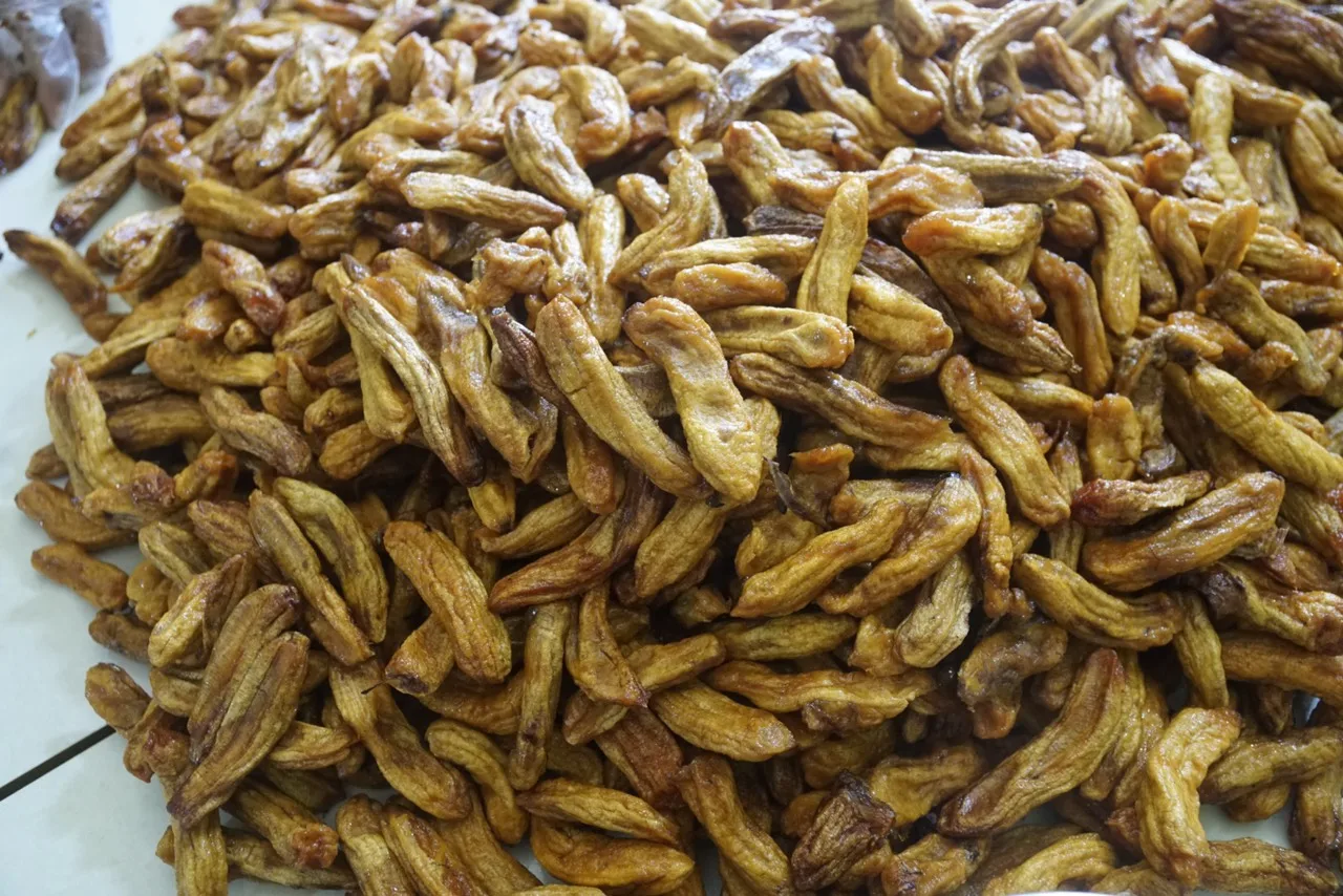 Fruit & Vegetable Products Organic Cultivation 100% Organic Banana Fruit Long Shape Soft Sweet Dried Banana AD Drying Processing