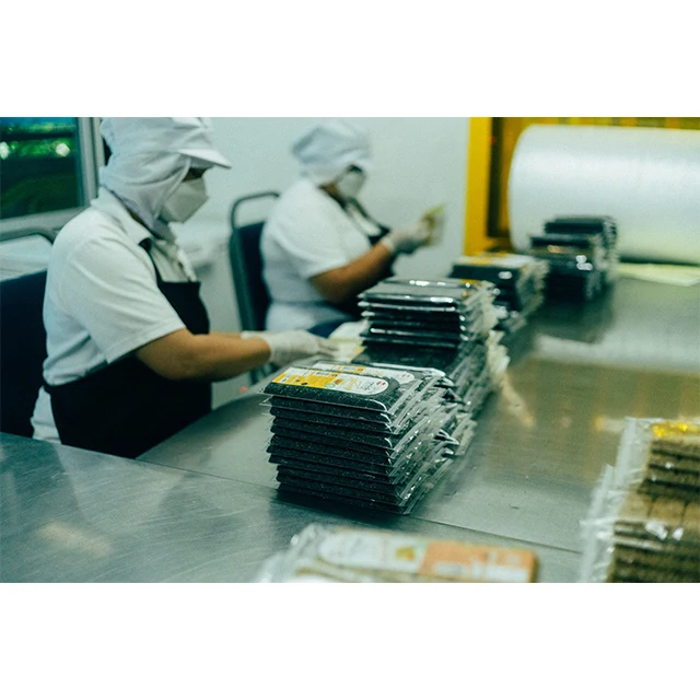 Тайская закуска с кунжутом сладкие конфеты без глютена смешанные свежим имбирем Fingeroot и индивидуальные тайскими