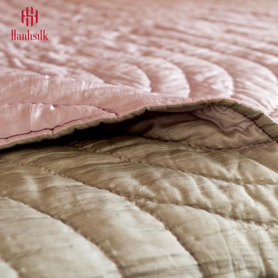 Handsewn Four Seasons Blanket Hanhsilk Brand SB01 from Vietnam