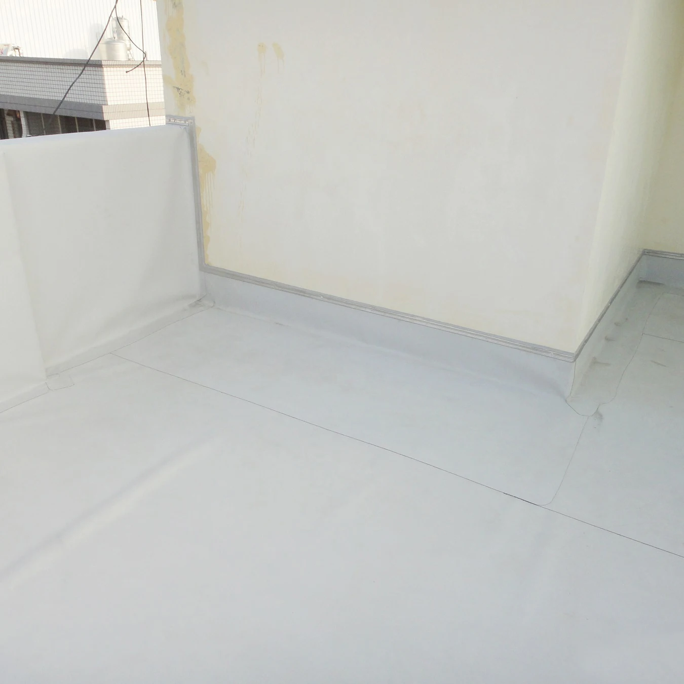 
1.5mm PE waterproof roofing membrane foil factory direct sale wholesale supplier 