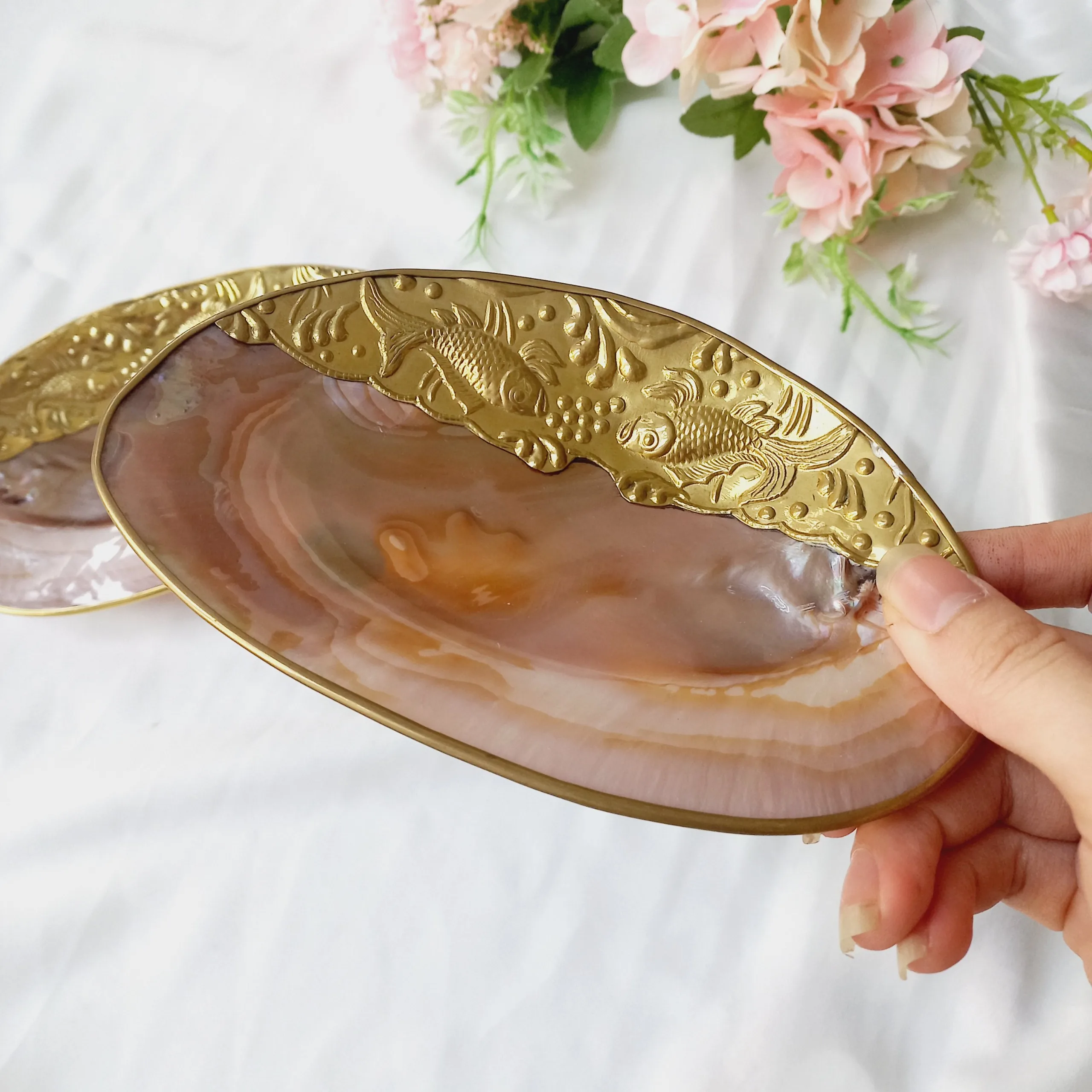 Caviar Shell Plate Natural Shell Coastal Beach House Table Decor Caviar Dish Seashell Mother of Pearl From Vietnam