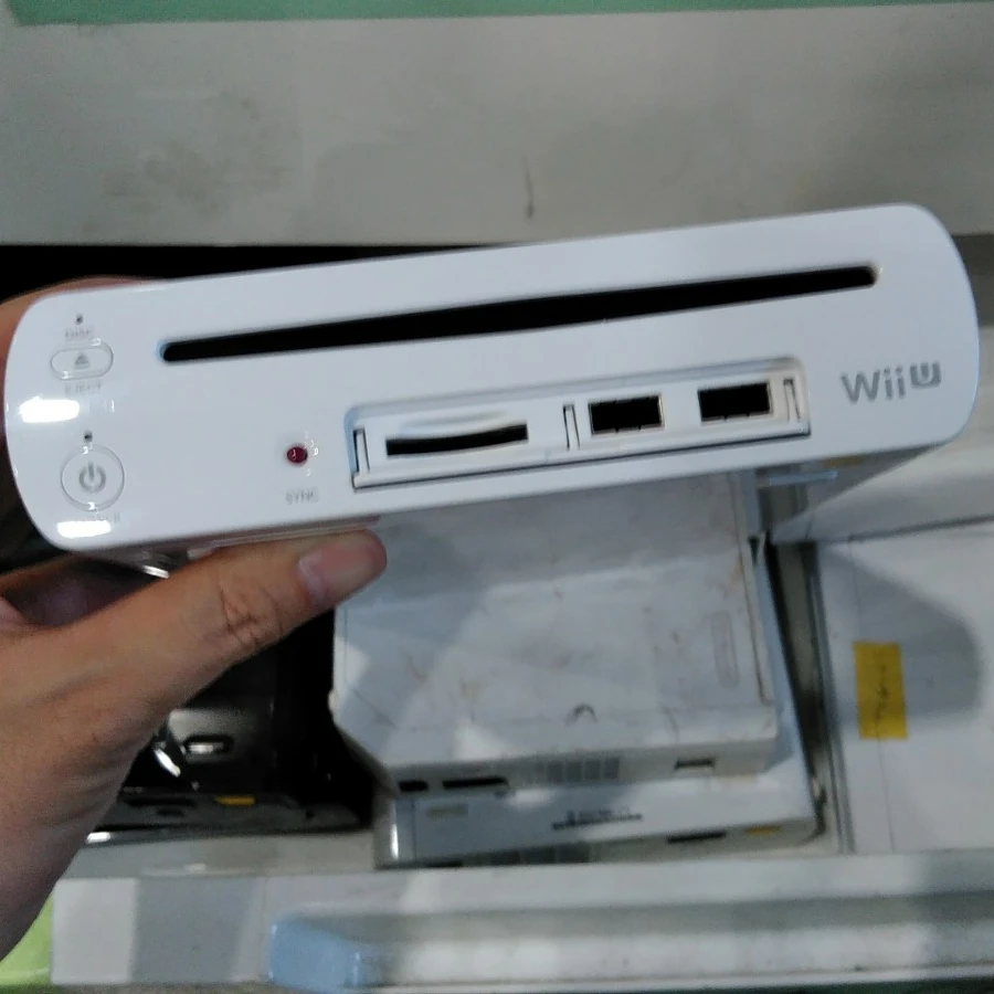 
Used video game console used in Japan 