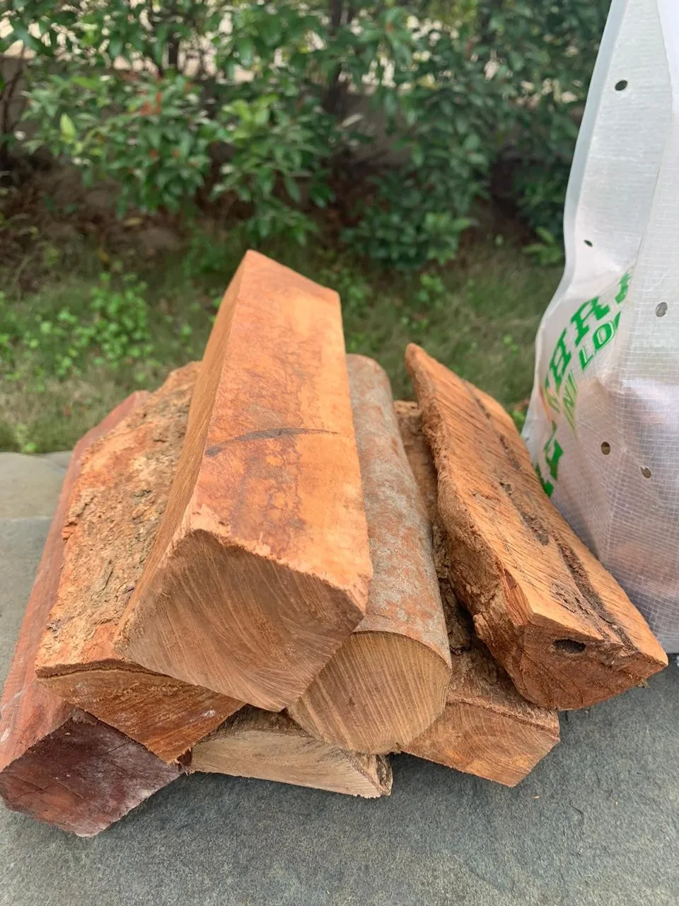 LOGAN-KAYA-ACACIA FIREWOOD HIGH QUALITY FIRE WOOD FROM VIETNAM FOR EXPORT