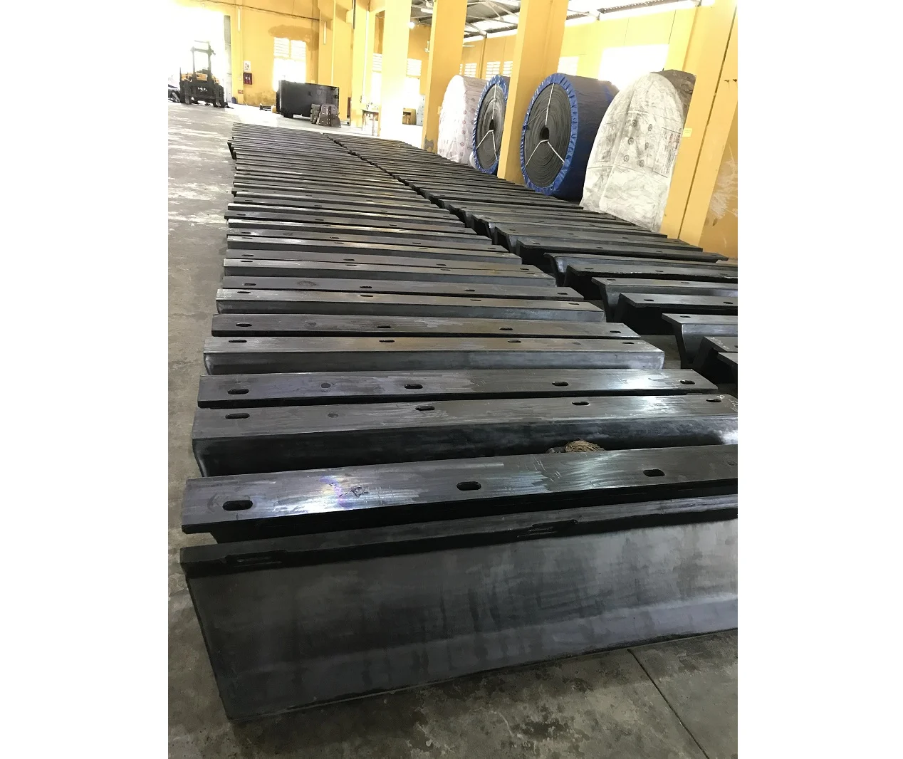 
Резиновые модели пневматических крыльев с амортизирующими отверстиями для защиты от столкновений, Индивидуальный размер 