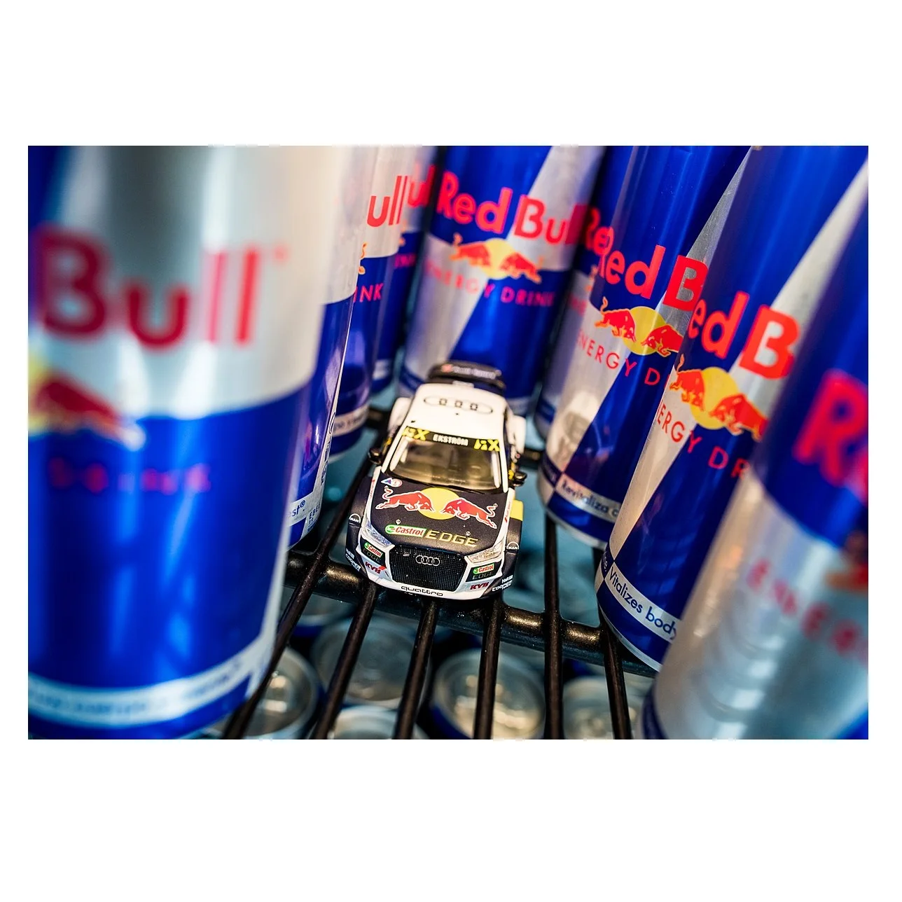 Оригинальное качество энергетического напитка Redbull 250 мл в консервированной упаковке