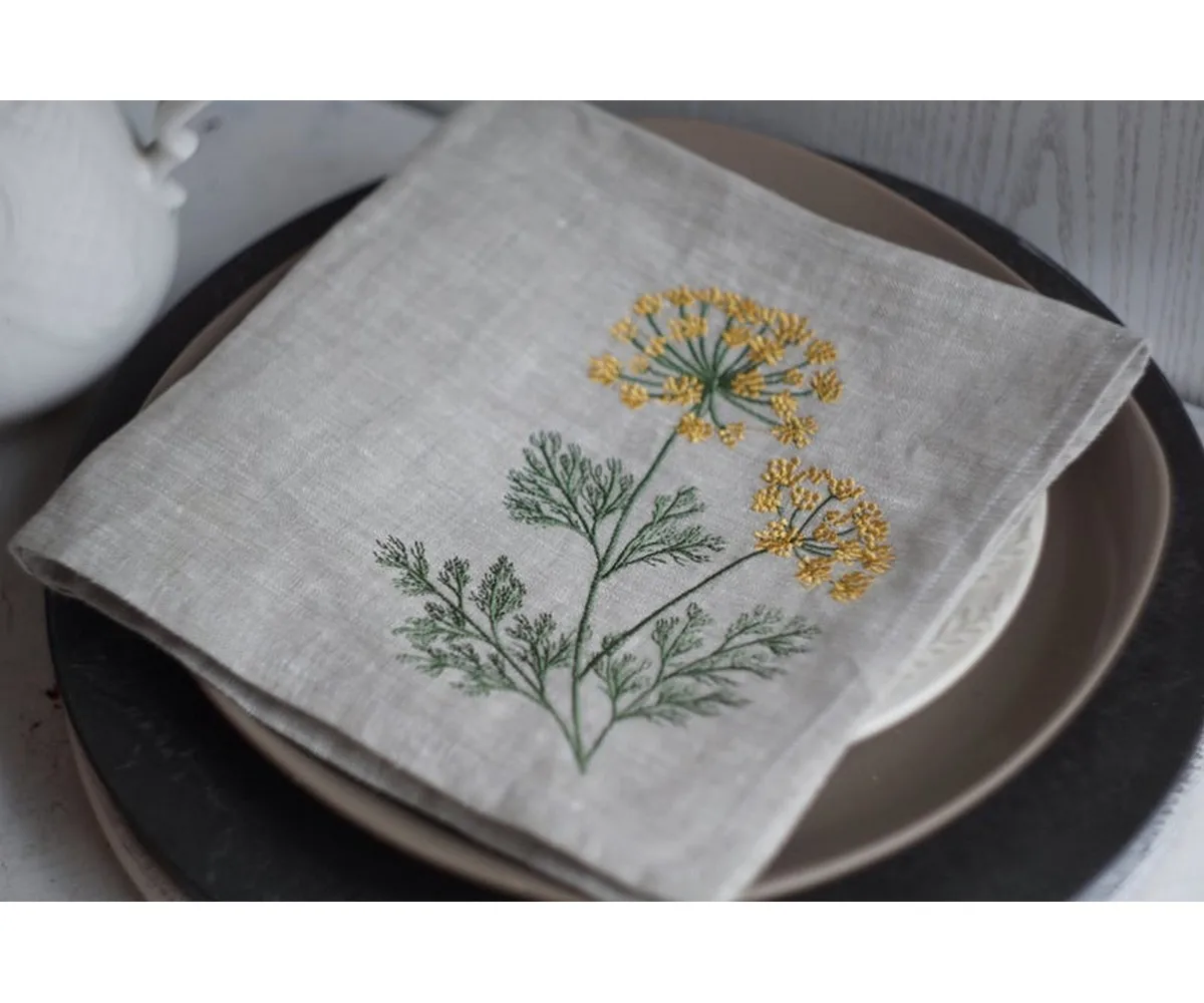 Custom Natural Stone Washed 100%  linen table cloth embroidery napkin for dinner table