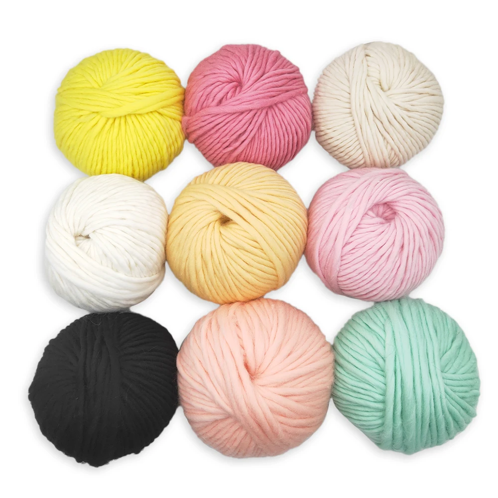 Super wash wool yarn in 100% merino material for hand knitting scarves