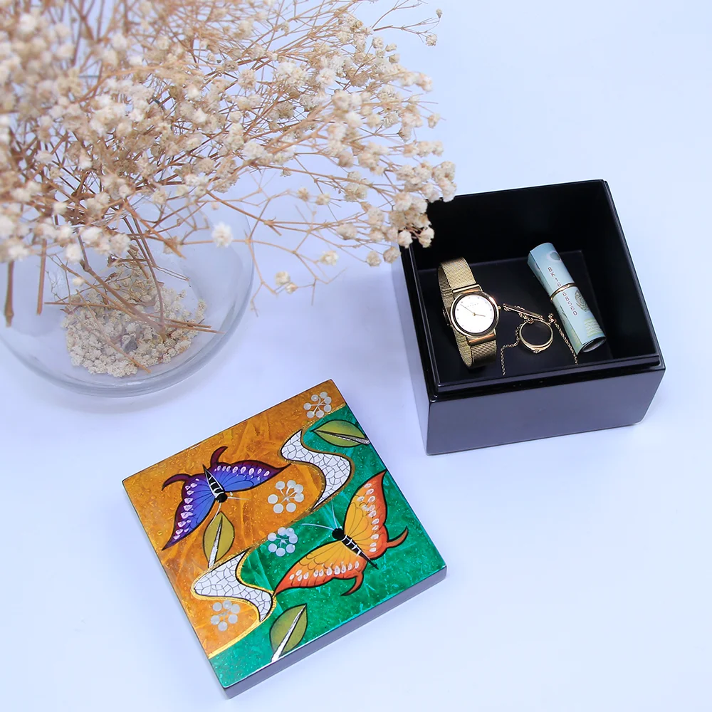 
Wooden Lacquer Box Hand-painted Square Storage Box Case for Keepsakes Small Gifts 