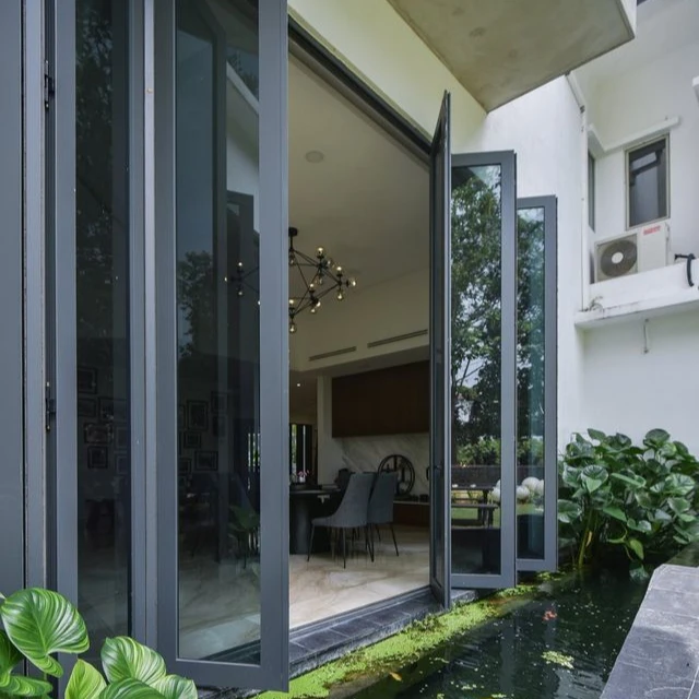 Теплоизоляция Звукоизоляция наружные двери патио алюминиевая двойная стеклянная рама двойные складные стеклянные раздвижные двери