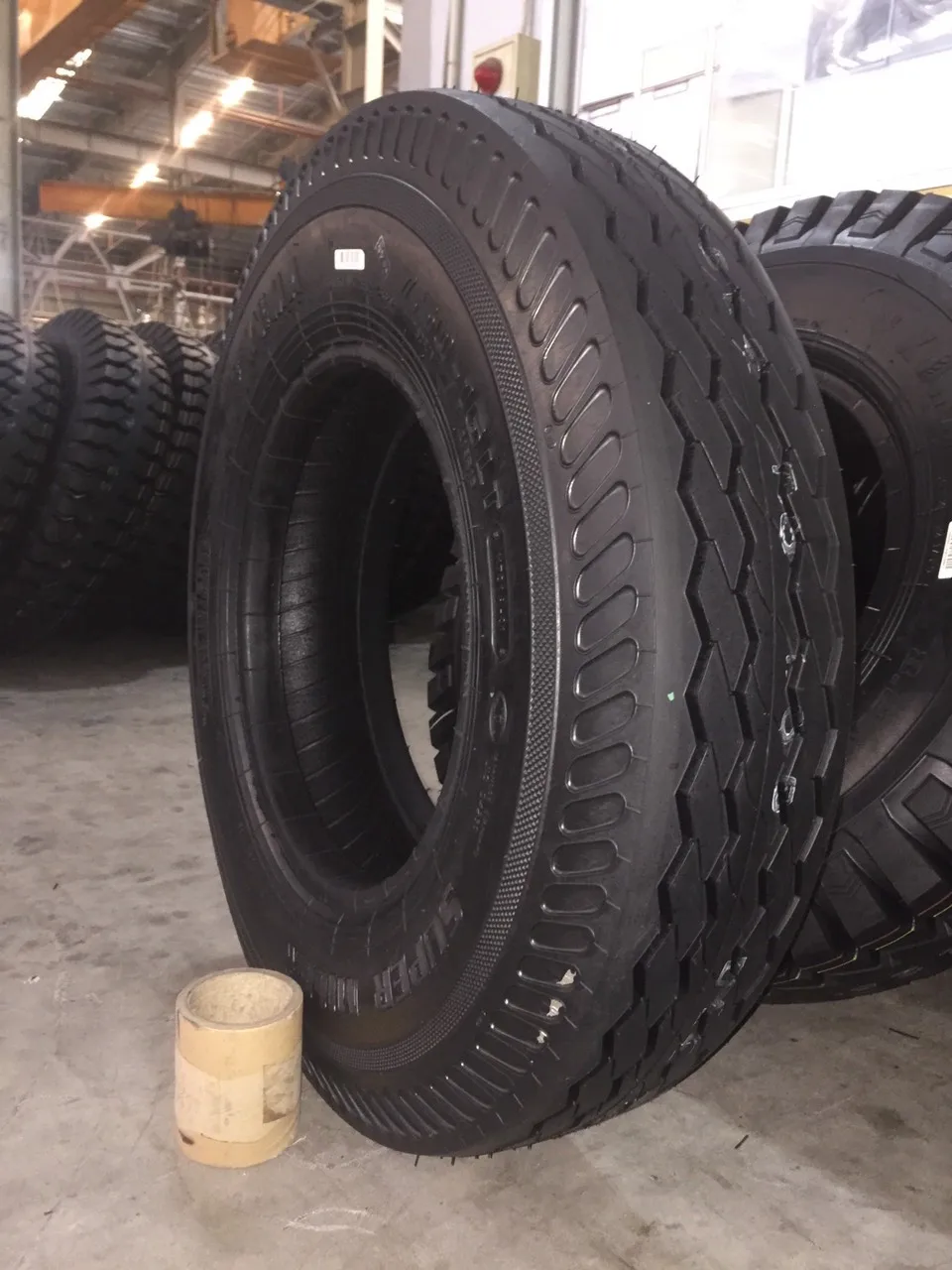 Шины нового дизайна от бренда KUMA легкие шины для грузовиков с рисунком в рубчик сделано вьетнаме