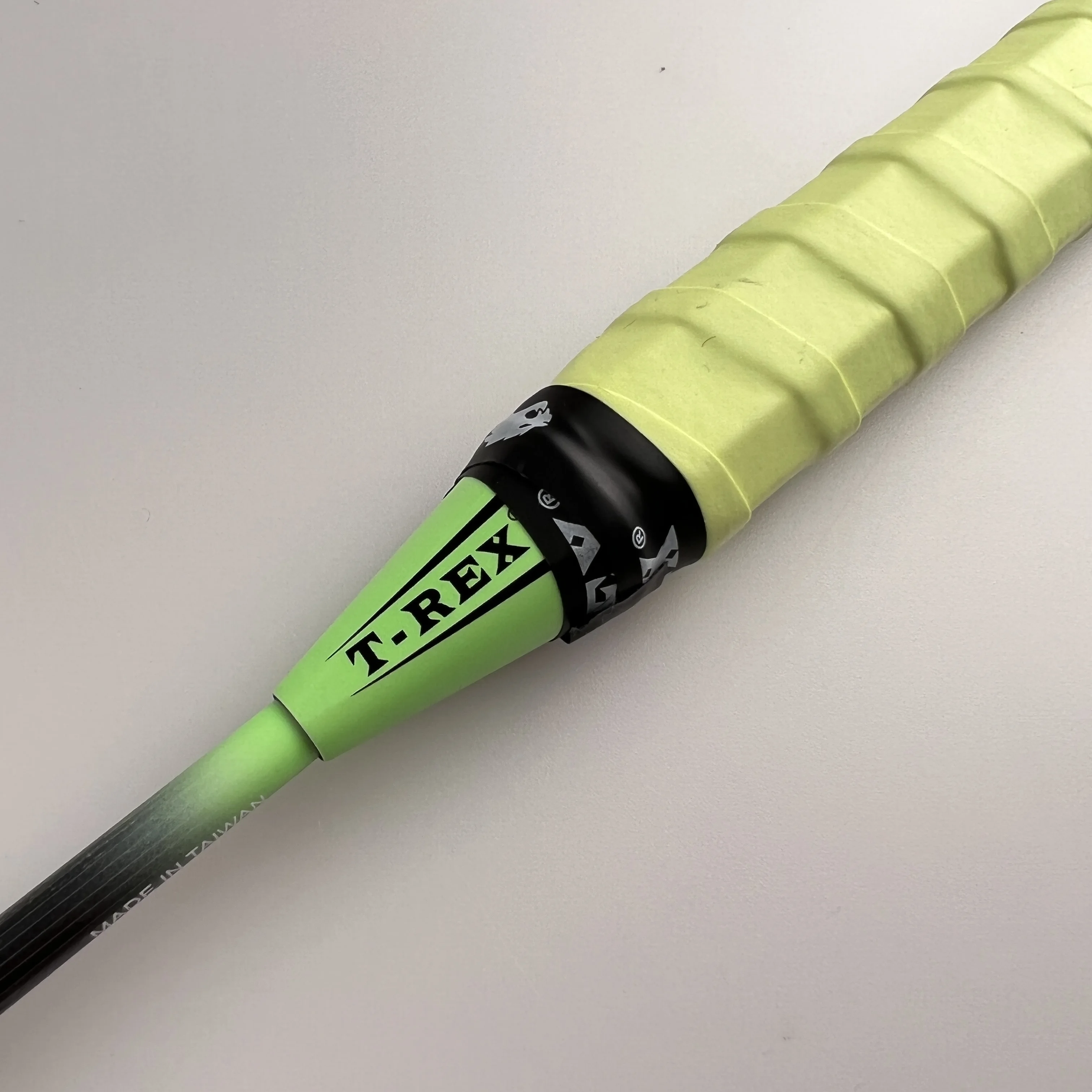 Customized Carbon Fiber Badminton Racquet with Anti-Slip PU Overgrip Free Shipping Full Grip Coverage