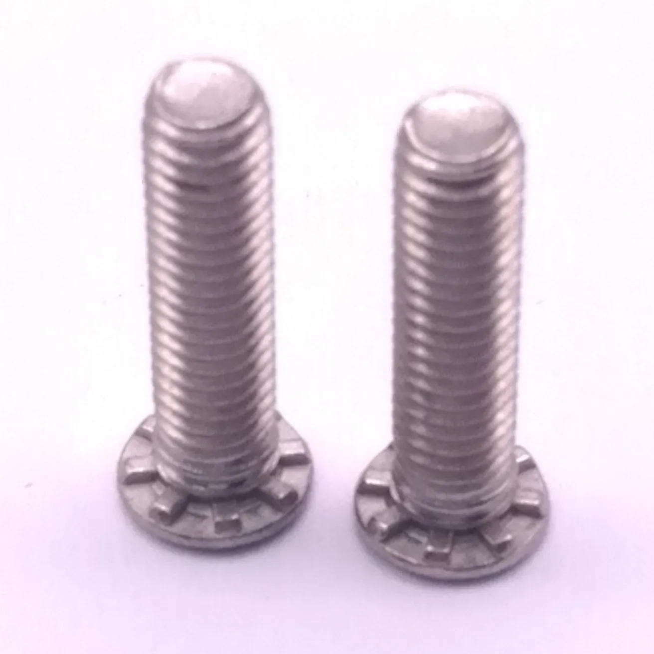 Лист с плоской головкой в плену панели самозажим стойки винты шпильки