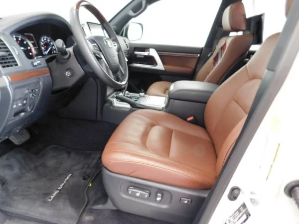 
Selling fairly used car 2017 Toyota Land Cruiser 4WD 8-speed Automatic w/OD Sport Utility Vehicle 