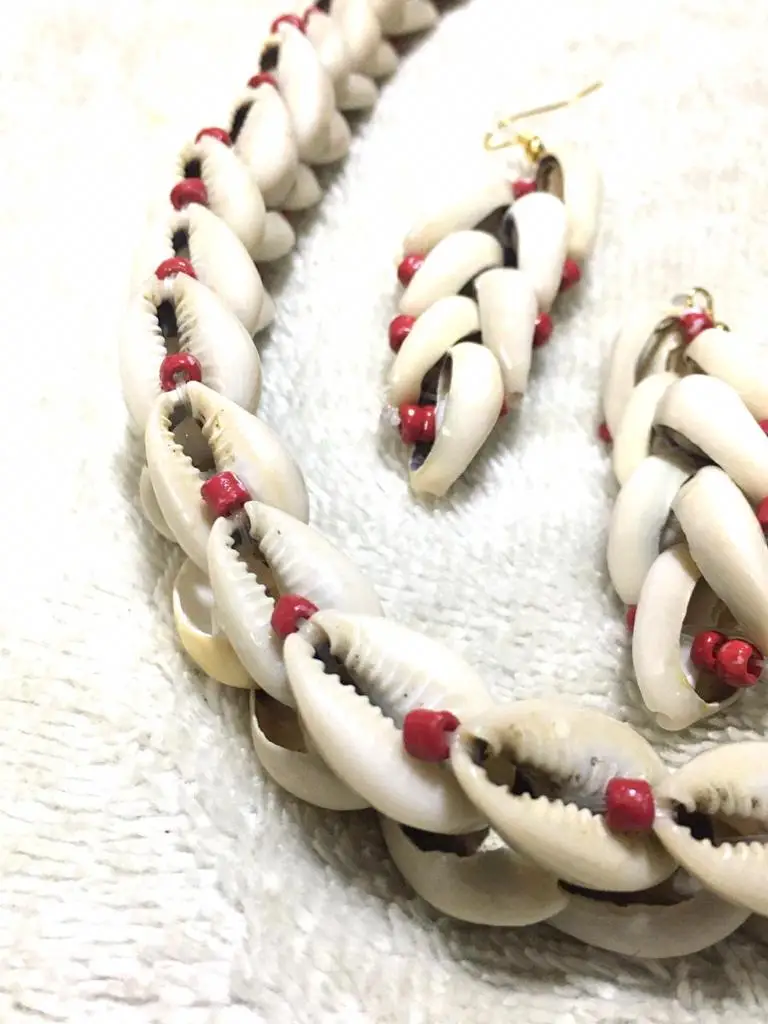 Изготовленный На Заказ чокер из коровьей ракушки подходящий для афроамериканцев и афроамериканских племенных дизайнеров ювелирных изделий