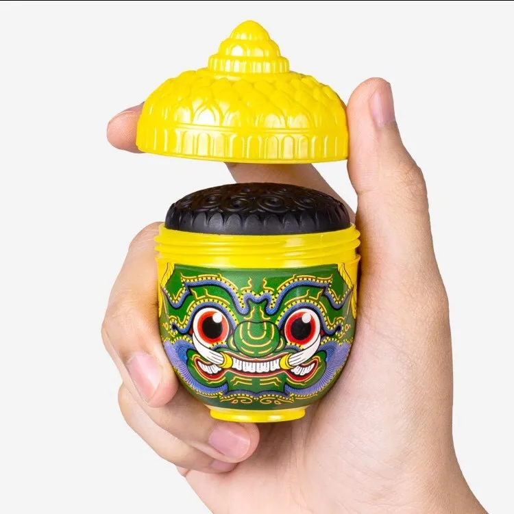 Ramakien Herbal Inhaler Lemongrass Scent-Thotsakan Yadom.The nasal inhaler is soothing and refreshing.