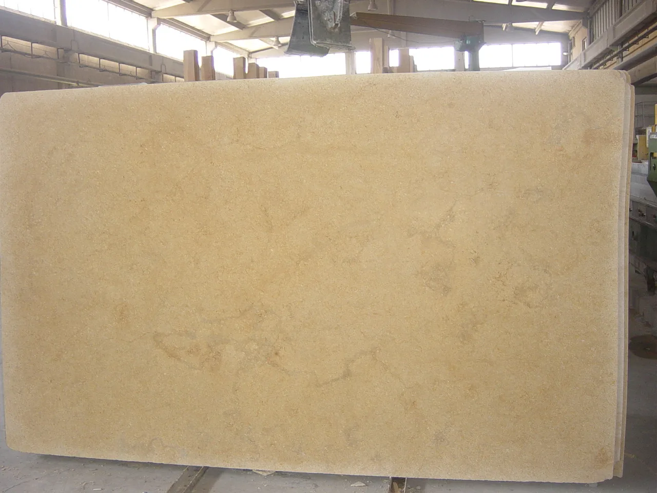 2023 Sunny Gold Limestone Tile Wall and Floor Tiles Interior Honed Surface Yellow Gold Color Feature Material 100% Natural Stone