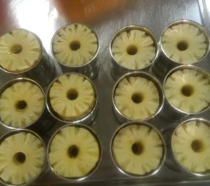 Консервированный ананас с сертификатом высокого качества подходит для кожи ежедневного использования экспорт из Вьетнама