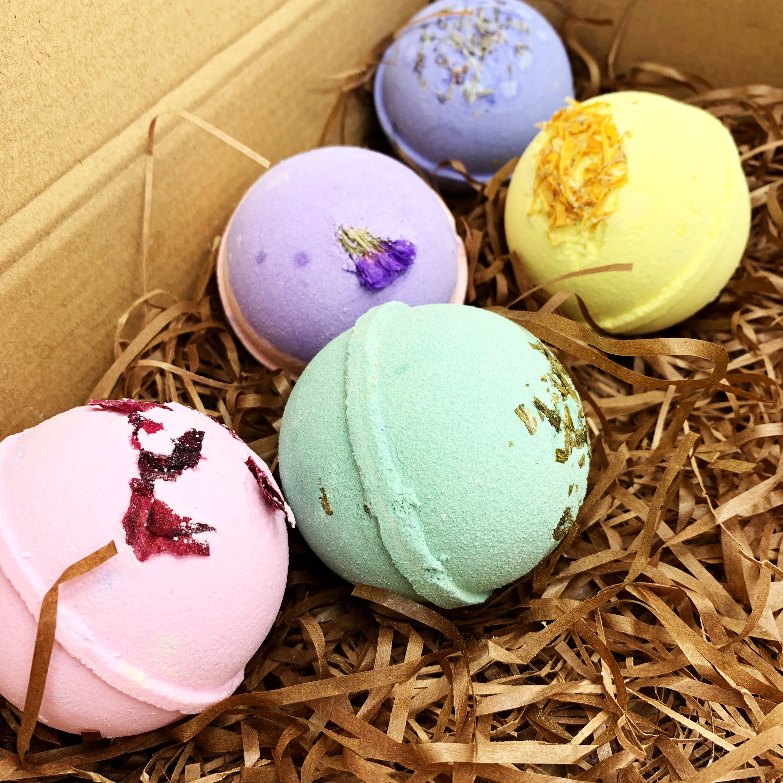OEM Private Label Custom Fragrance Natural colorful bath bombs Fizzing body spa