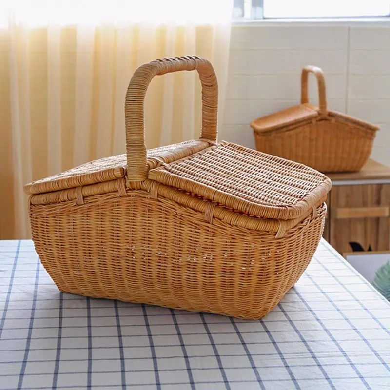 Natural brown wicker woven rattan wicker picnic baskets with lid and handle