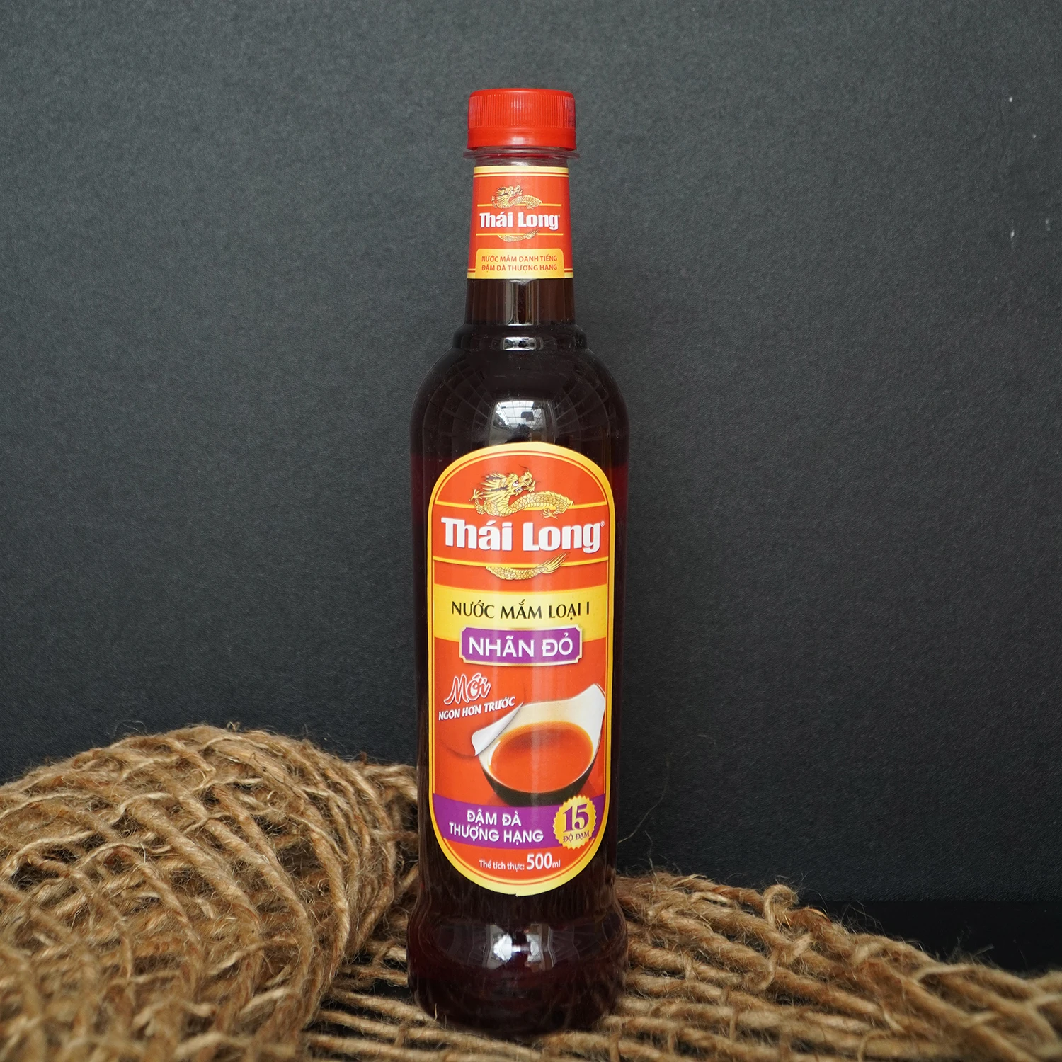 Красная этикетка anchovy fish sauce-бутылка 500 мл изготовленная из Вьетнама по оптовой цене