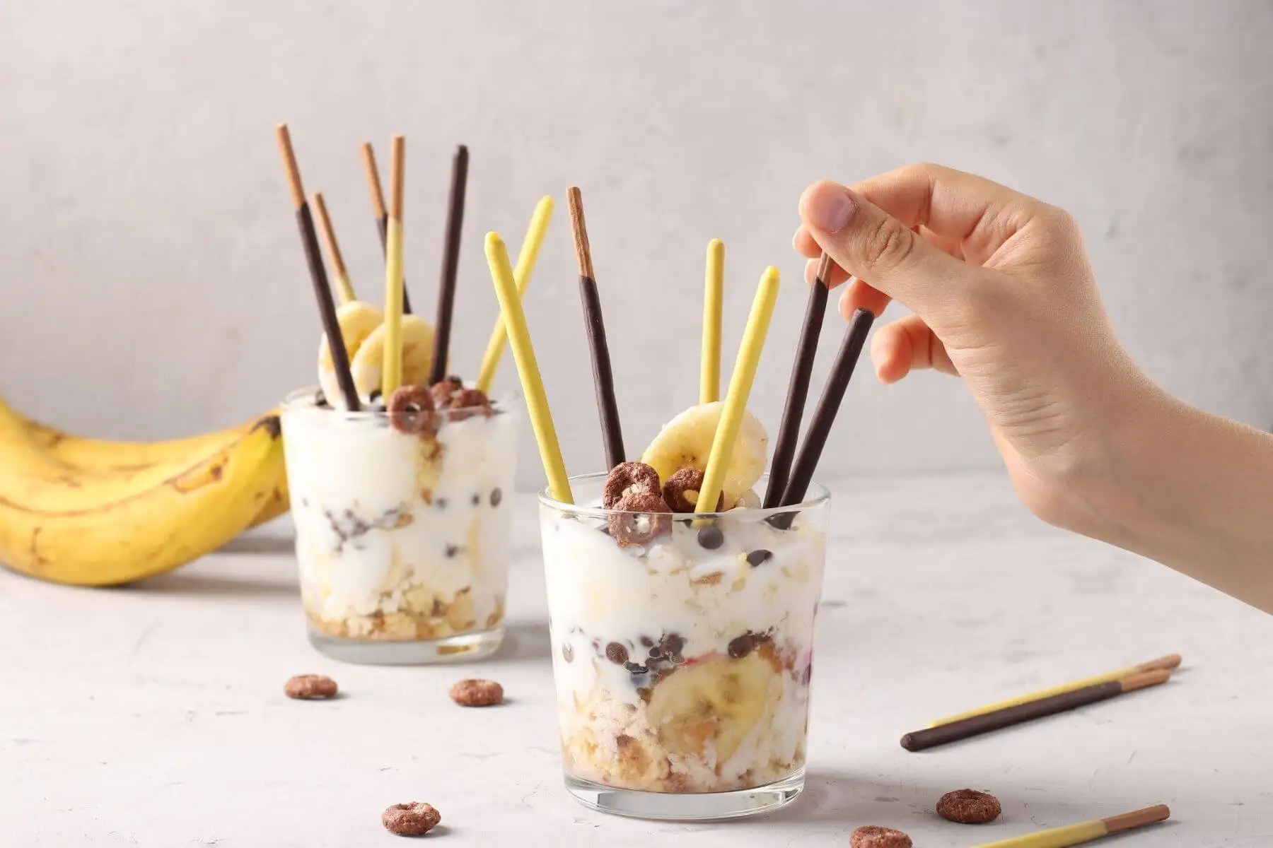 Wholesale Glico Pocky Banana Flavour Biscuit Stick Thai Snack High Quality 25G.