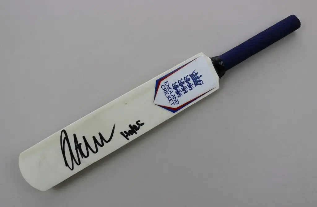 Best Quality Cricket Bat Memorabilia Mini Cricket Bat with Custom Logo Design Branded Products Wholesale Prices