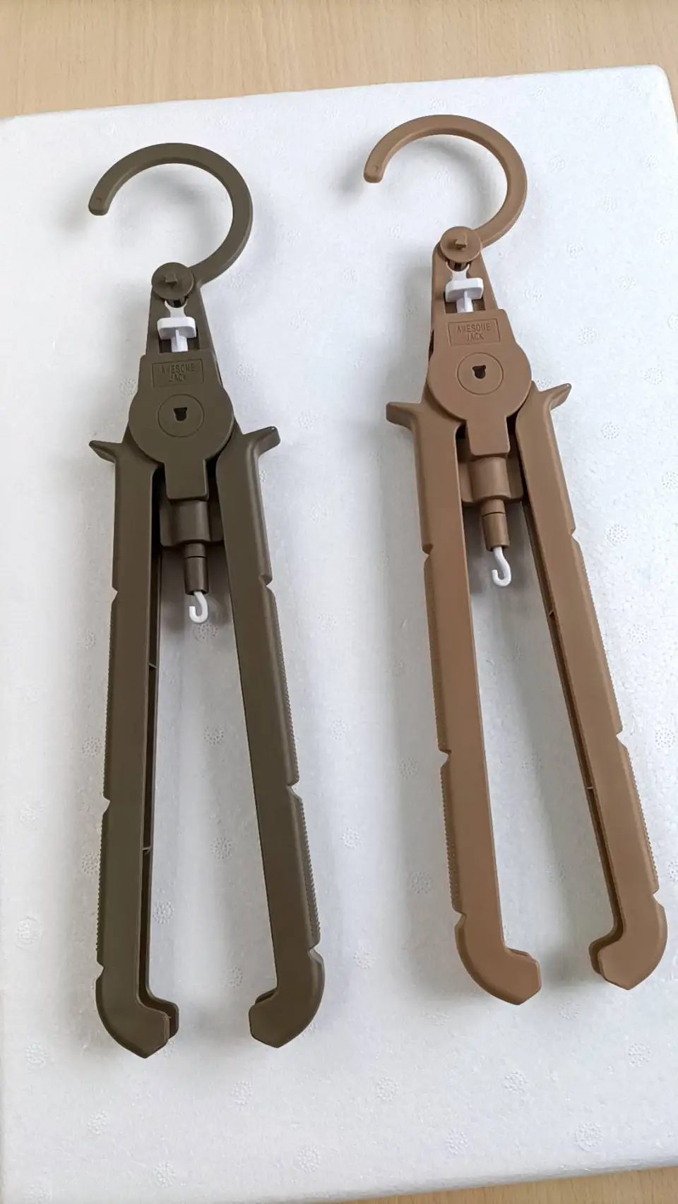 Quick folding hanger foldable clothes hanger