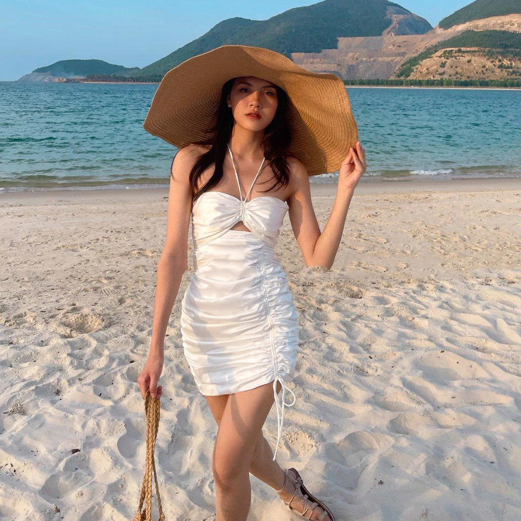 Custom Color Sleeveless Cutout Drawstring Halter Dresses Bodycon Open Back Mini Dress for Women Ladies Made in Vietnam