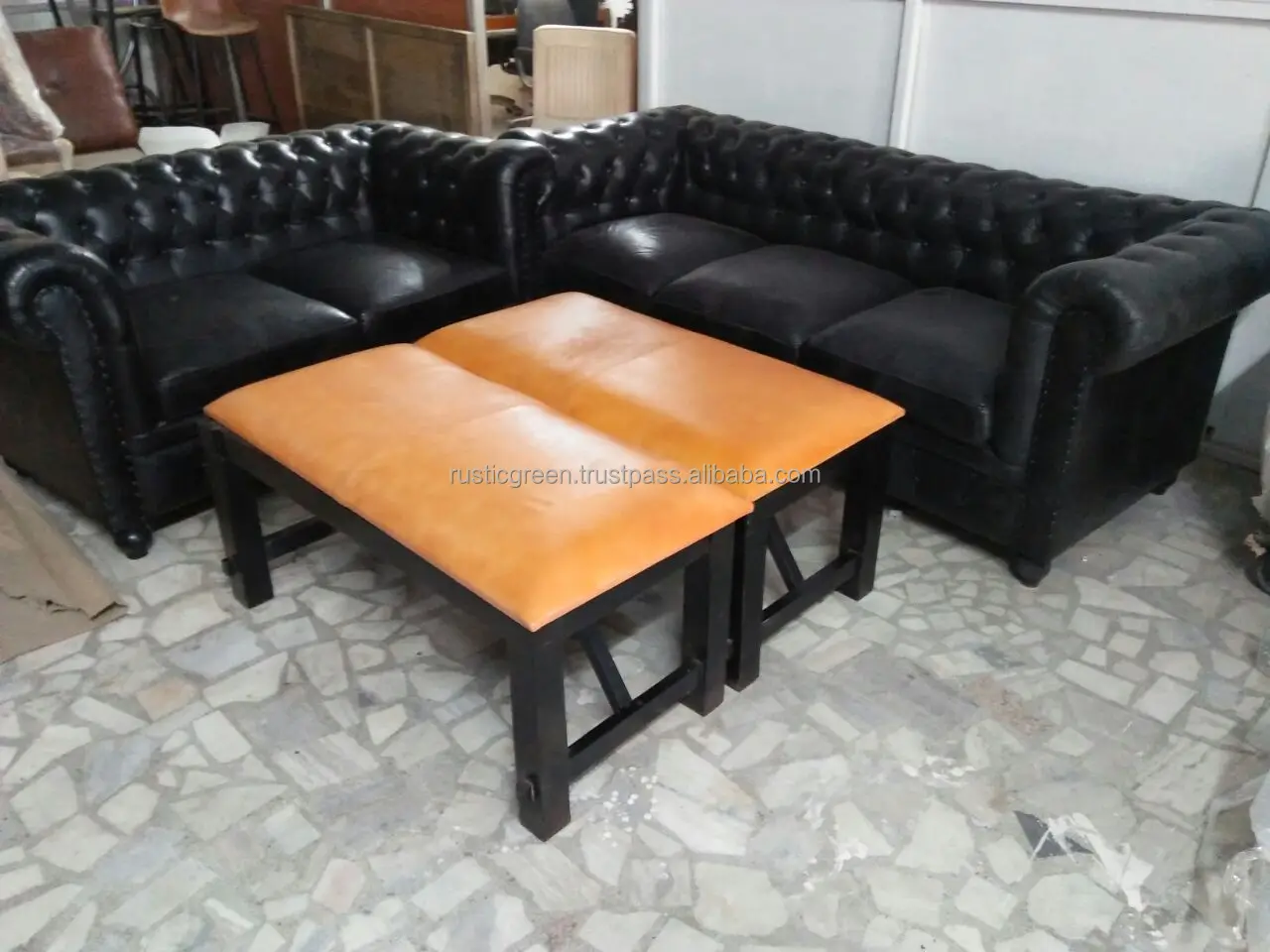 Black_ Leather_Sofa