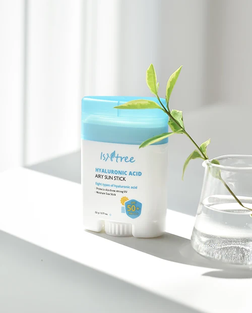 ISNTREE   HYALURONIC ACID AIRY SUN STICK  KOREAN SKIN CARE MADE IN KOREA 2021