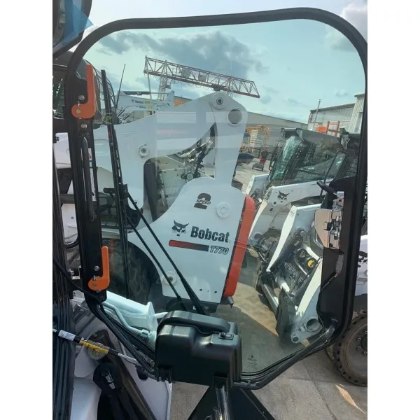 1. COMPACT LOADER BOBCAT S450 - 2021 - 1H