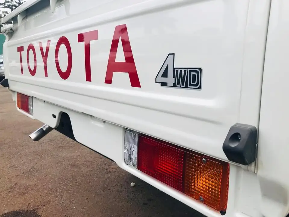 
FAIRLY Used GOOD CONDITION Land Cruiser Pickup right HAND DRIVE DOUBLE CAB PICKUP 