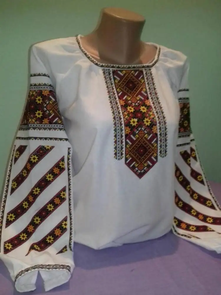 
Wholesale Best Price Oval Neck Women Blouse Hand Fern Embroidered Natural Linen Tasseled Tie Ukrainian Top 