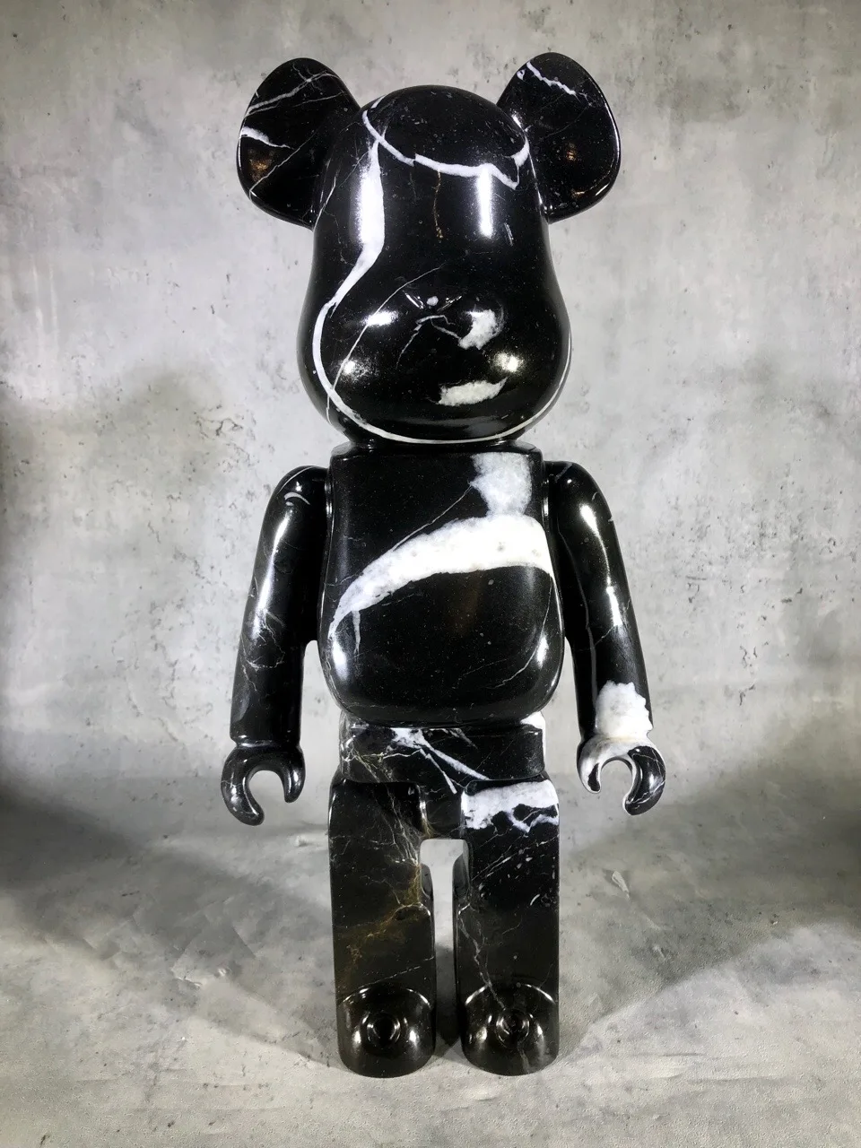 Современный домашний дисплей черный мрамор мультфильм медвежий кирпич калакакка камень резьба статуи для гостиной