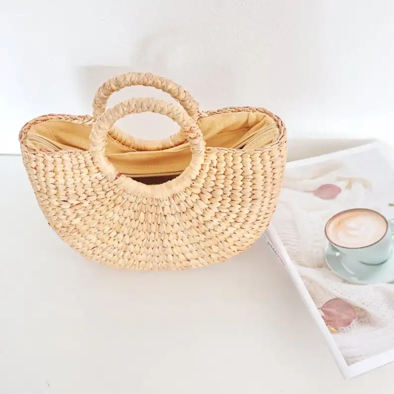 Hot trend Beach seagrass bag with fabric lining straw top handle &Straw handbag straw purse  keychain is include