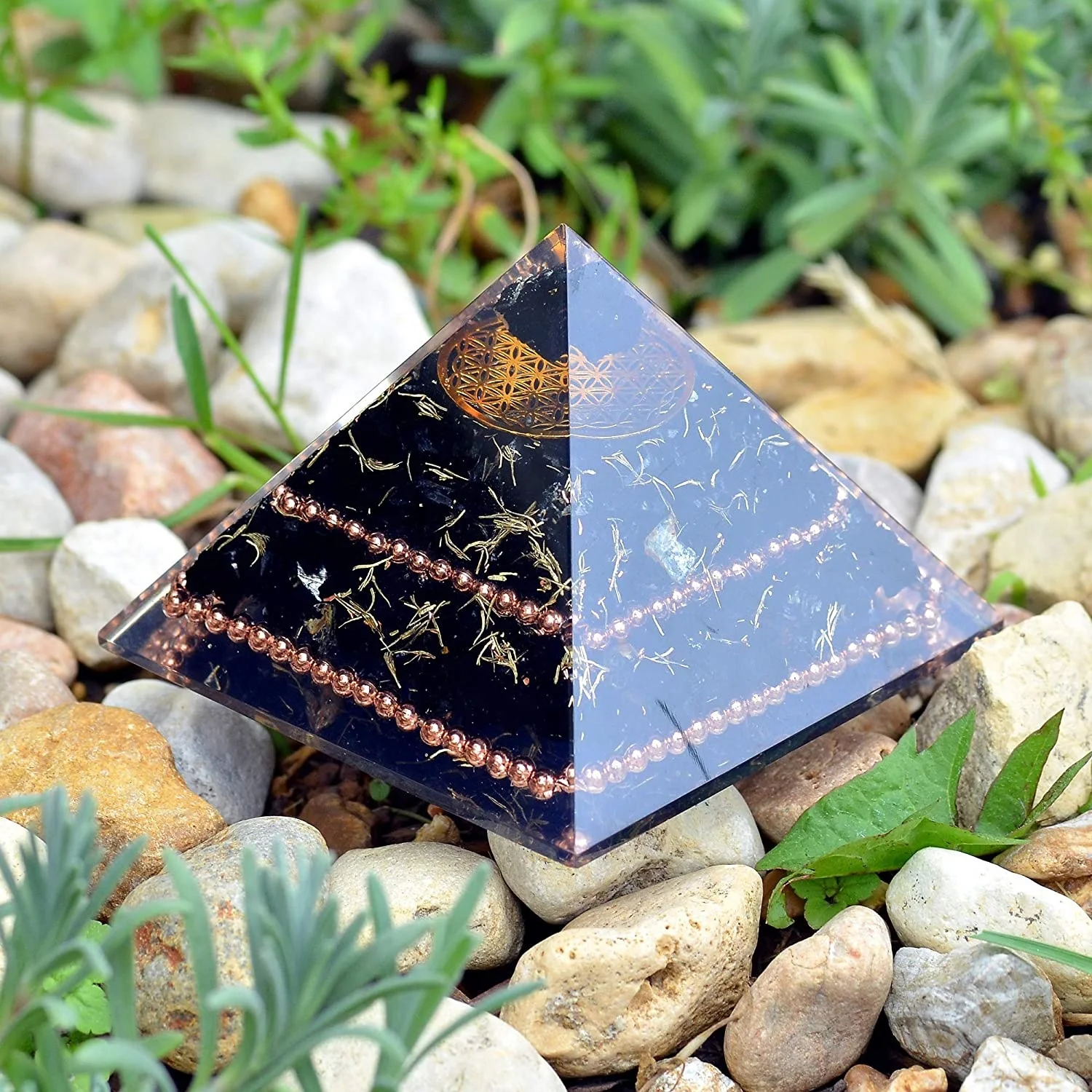 Best selling orgone pyramid with black tourmaline crystal stone energy generator orgonite piramid high quality crystal