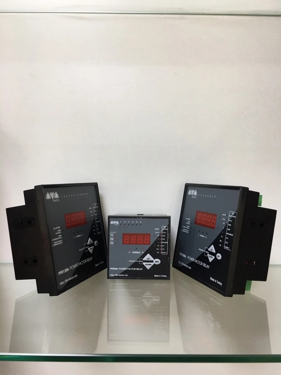 REACTIVE POWER  CONTROLLER  3 PHASES 8 STEPS VOLTAGE 380-415V MADE IN TURKEY