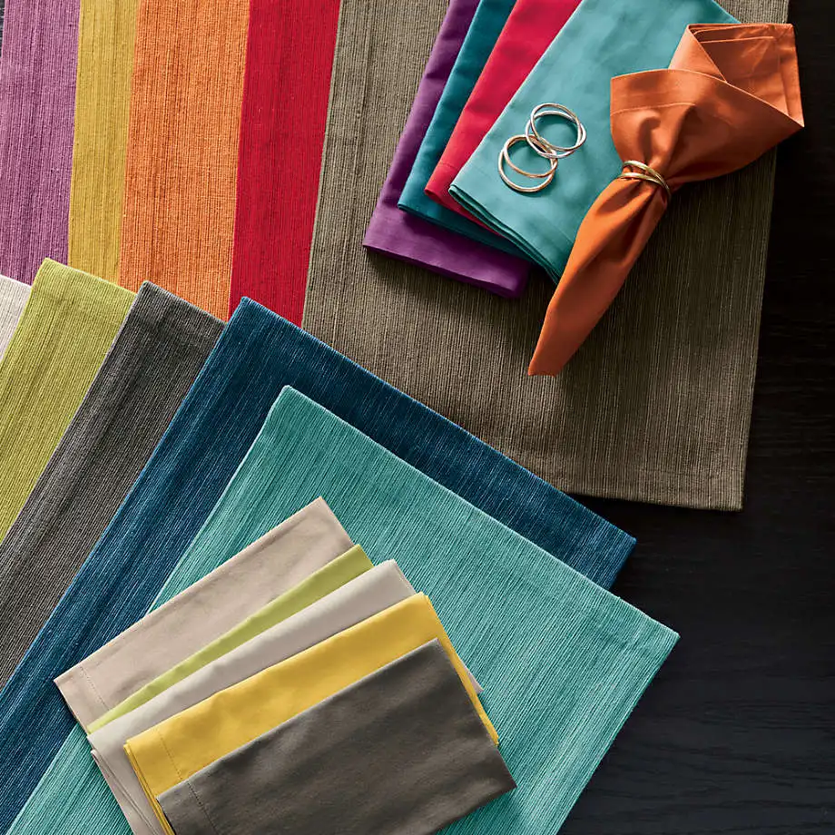 Элегантное кольцо для салфеток из металла с позолоченной отделкой идеально подходит стильного столешницы повседневного использования