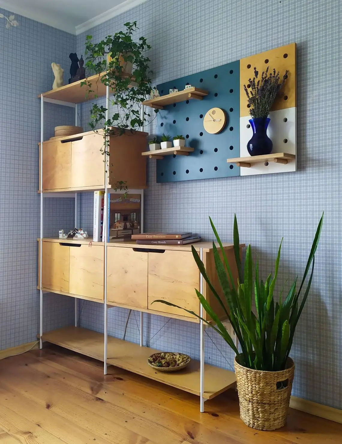 Nordic  Wall Shelf Rack Wholesale  Moranti color Wooden Pegboard