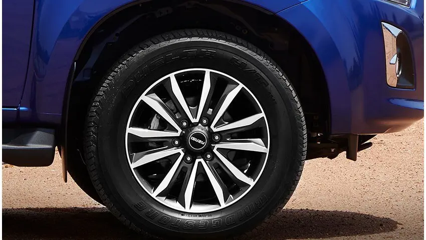 D Max DOUBLE CABIN PICKUP