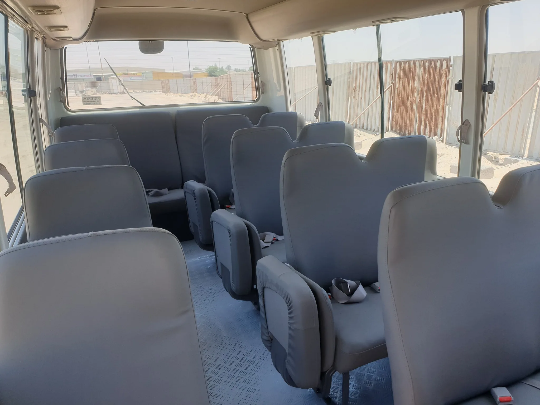 Бывший в употреблении/бывший употреблении гражданский автобус 2014 Nis san