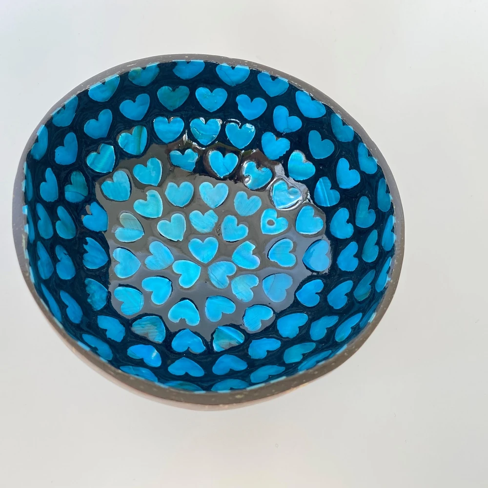 Coconut Shell bowl - HJ CSS 005 C7-ATM Coached by sea shell with heard shape pattern  -Craft making in Vietnam - OEM/ODM