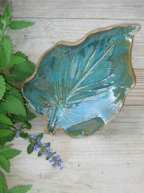 Поднос для сервировки еды золотого цвета в античном дизайне из латуни идеально подходит стильного настольного сервировального набора