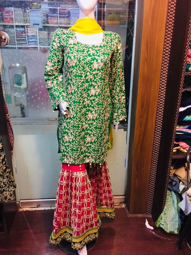 Модные дизайнерские индийские пакистанские женские-лужайка/Лен/хлопок жоржет 3 шт. костюмы доступны по оптовой цене.