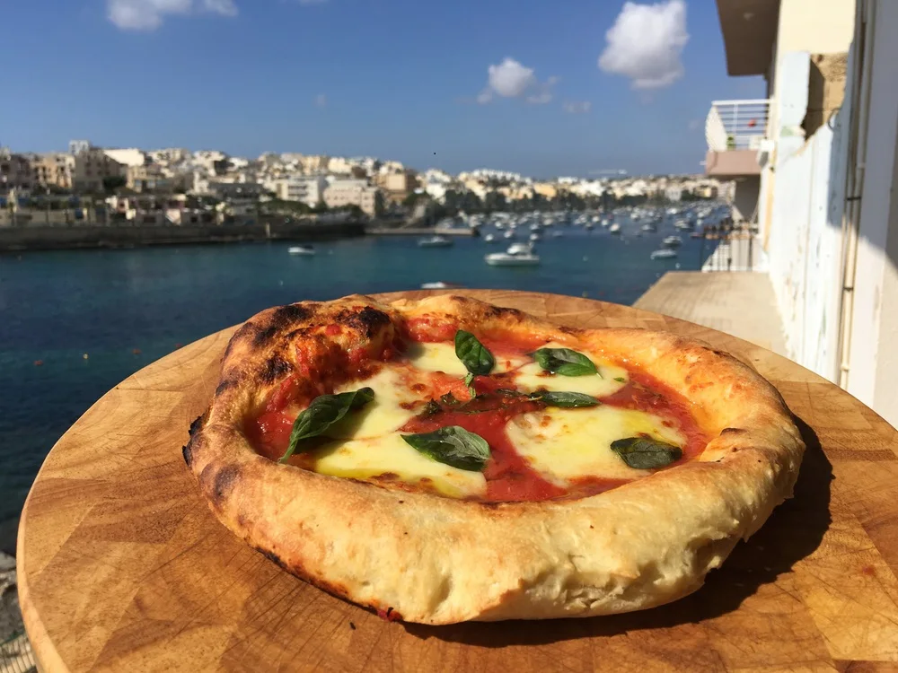 Processed Baked Goods Italian Pizza Style Soft Texture Crispy Round Shape Frozen Pizza From Vietnam Manufacturer