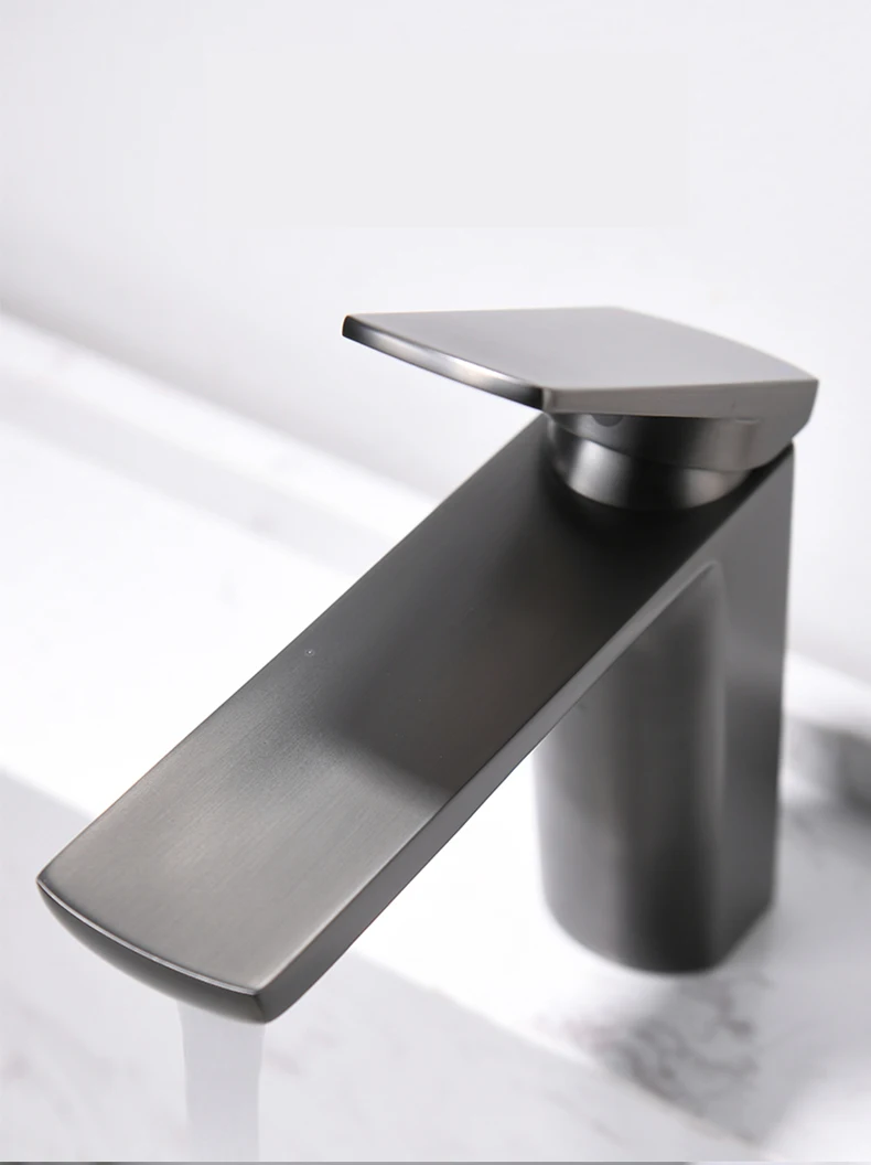 2021 new  style Gun Black Single Handle Brass Lavatory Bathroom Water Saving Wash Basin Faucet For Bathroom