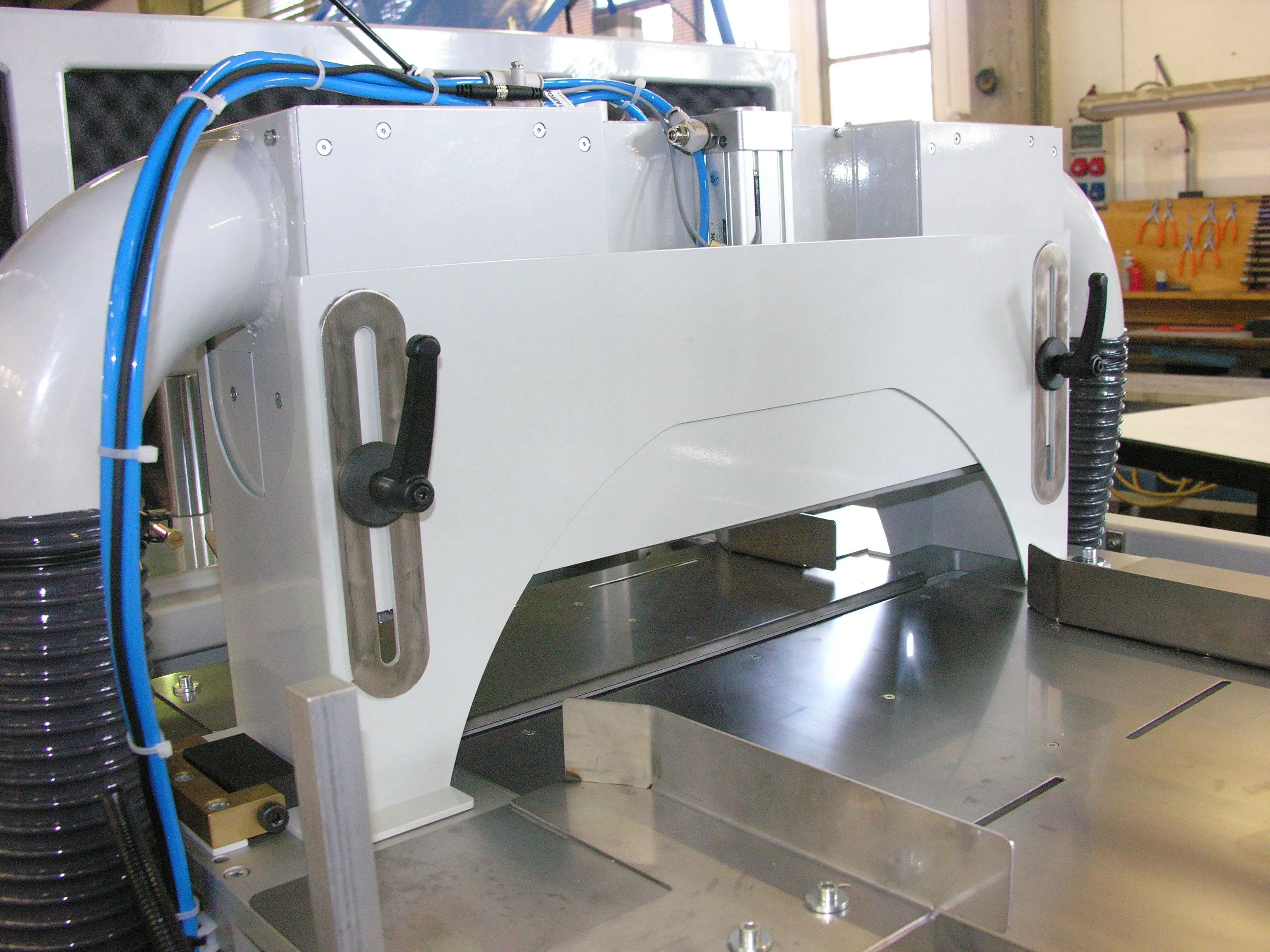 High-productivity Italian Automatic In line Cutting saw type TG. VS 750 for plastic profiles industry