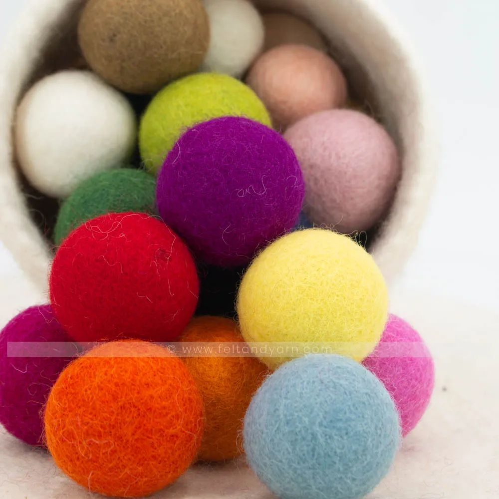 FB-004: Hot Selling 4 cm Felt Balls Wool Decoration Multi-Color Round Pompoms for Wholesale Eco-friendly & Natural