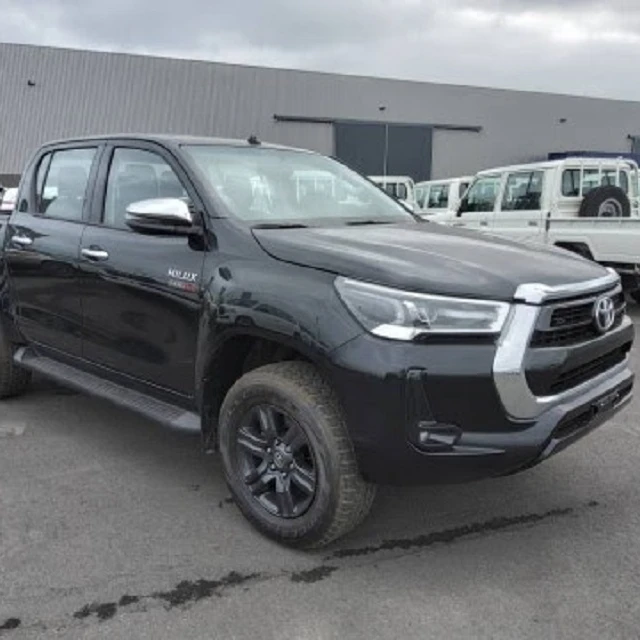 Toyo-ta Hilux Revo ТРД двойная кабина 2,8 дизель 4x4 (LHD)
